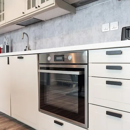 Modern & Spacious 2-Bed Condo With Panoramic Lake Views, Dual Balconies, Steps From Dubai Jlt Metro By 