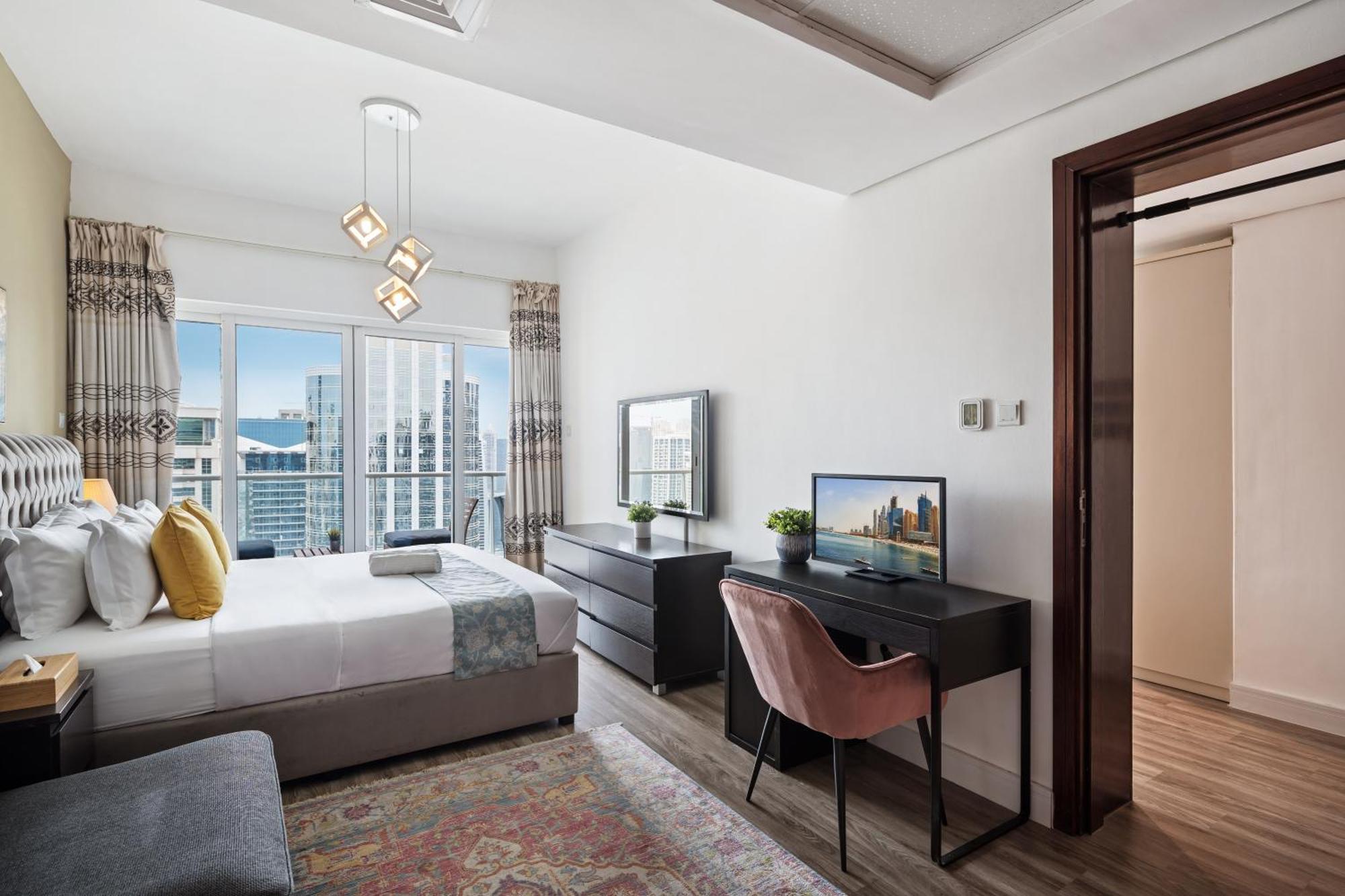 La Buena Vida: Panoramic View Near Jlt Metro Apartment Dubai