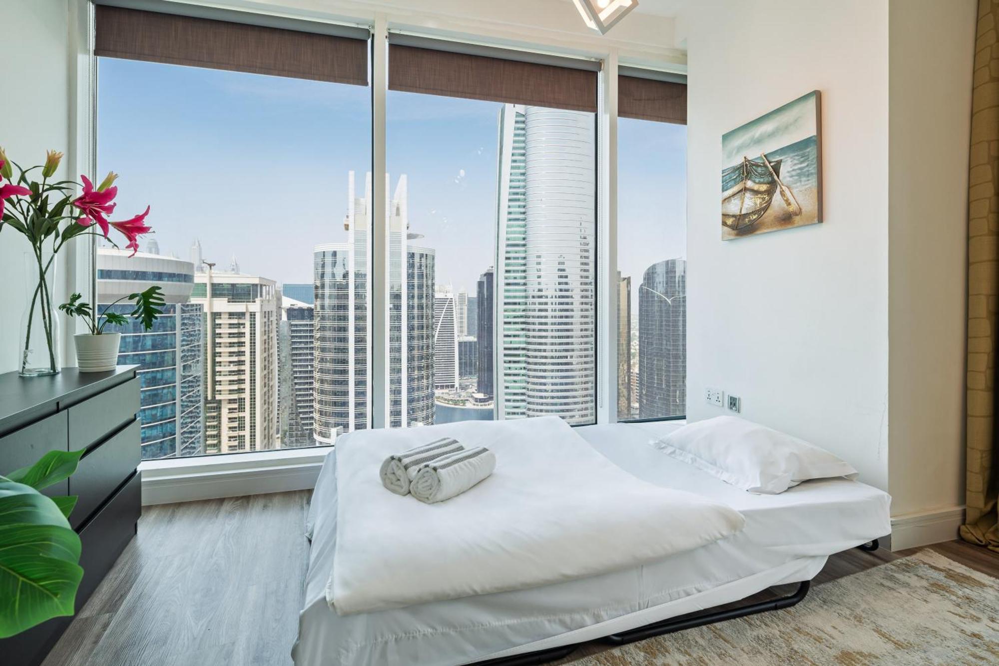 La Buena Vida: Panoramic View Near Jlt Metro Apartment Dubai