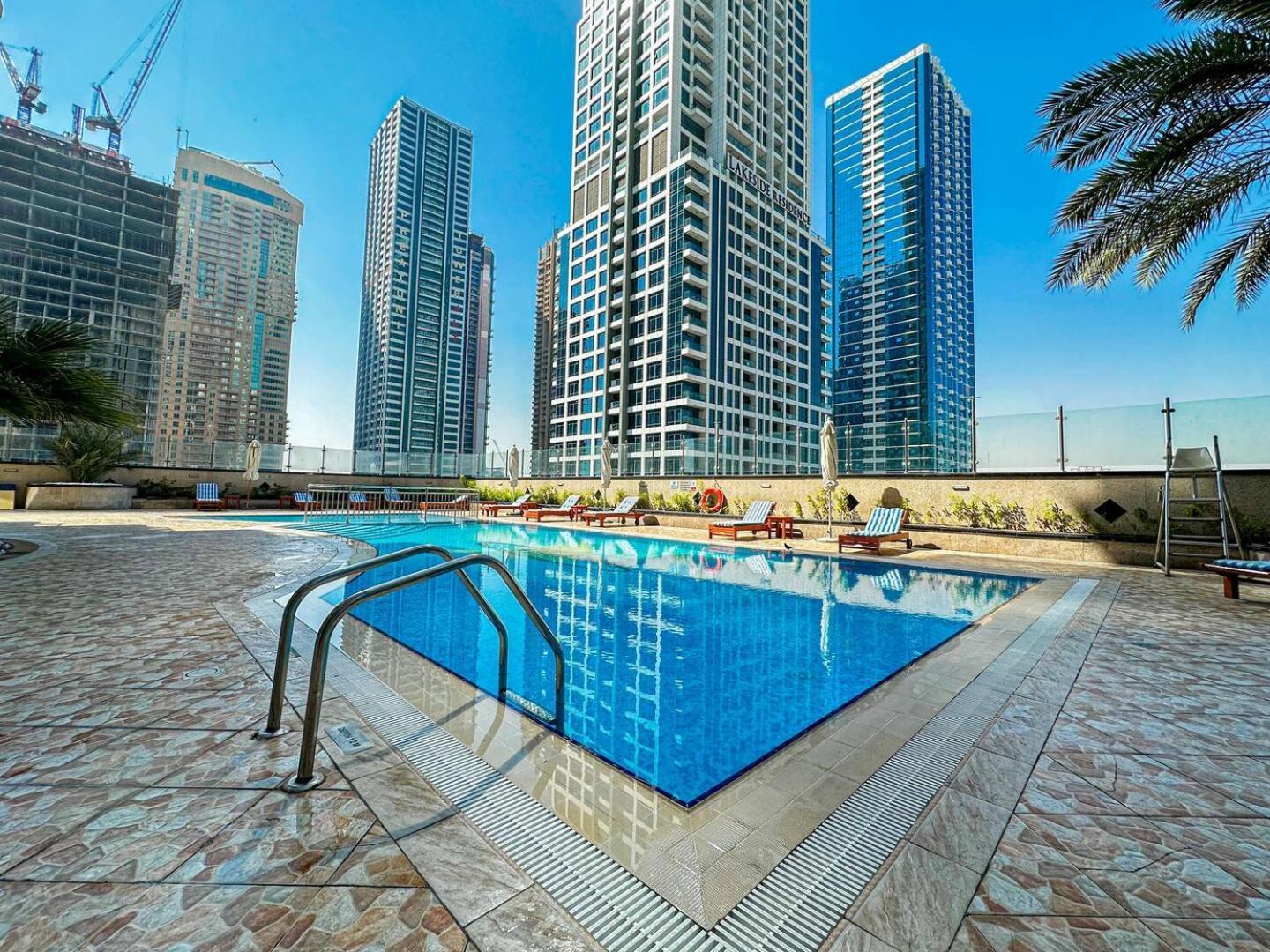 La Buena Vida: Panoramic View Near Jlt Metro Apartment