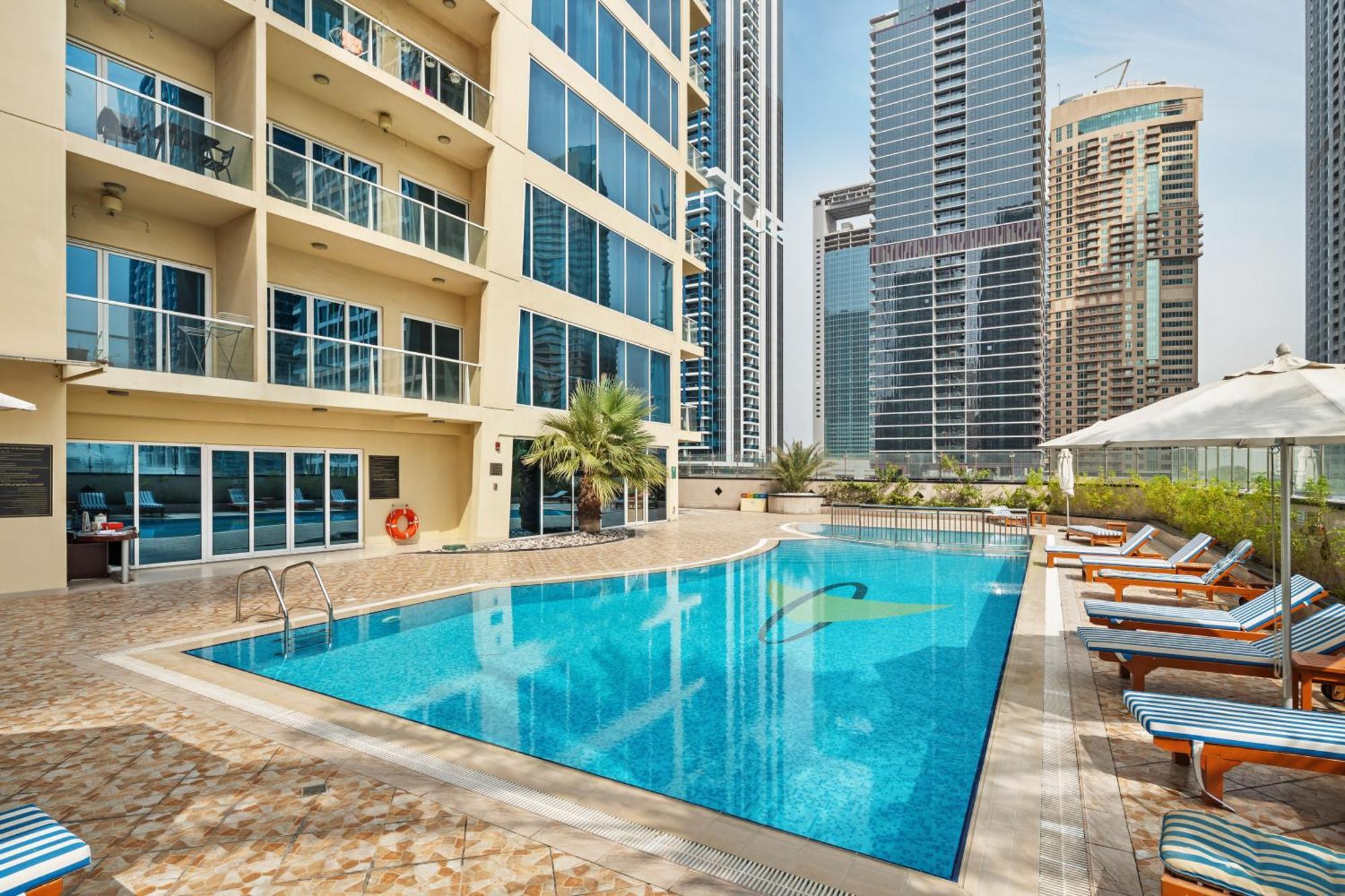 Apartamento Modern & Spacious 2-bed With Panoramic Views, Dual Balconies, Steps From Jlt Metro By 