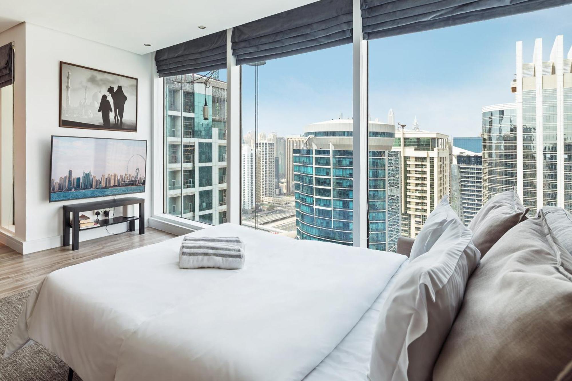 Apartamento Modern & Spacious 2-bed With Panoramic Views, Dual Balconies, Steps From Jlt Metro By 