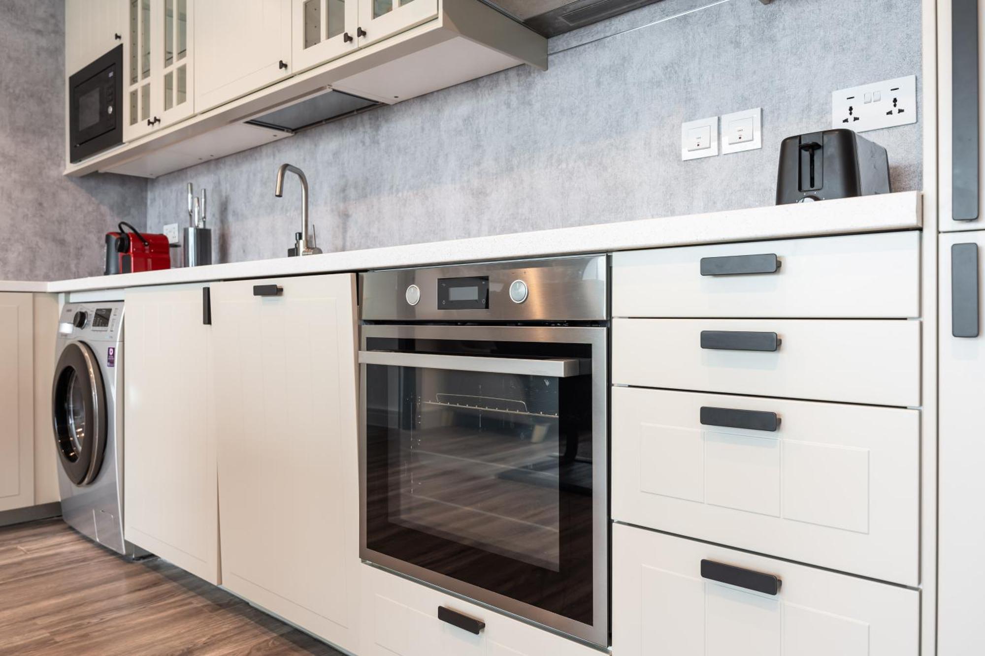 Modern & Spacious 2-bed With Panoramic Views, Dual Balconies, Steps From Jlt Metro By 